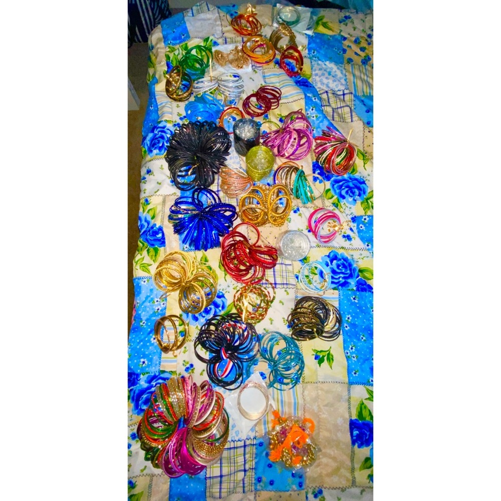 Assorted Bangles. - image 4